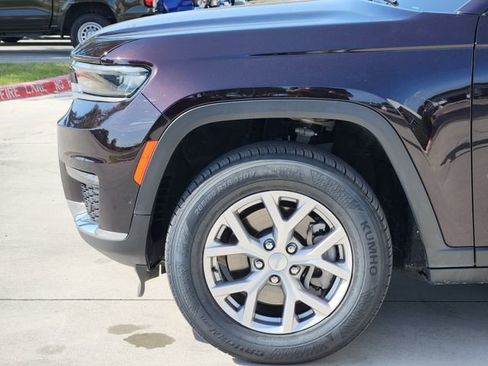 Certified 2022 Jeep Grand Cherokee L Limited w/ Luxury Tech Group II image 8