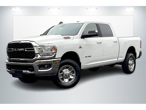 Used 2022 RAM 2500 Big Horn w/ Cold Weather Group image 2
