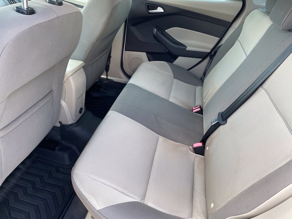 Used 2013 Ford Focus SE FWD image 18