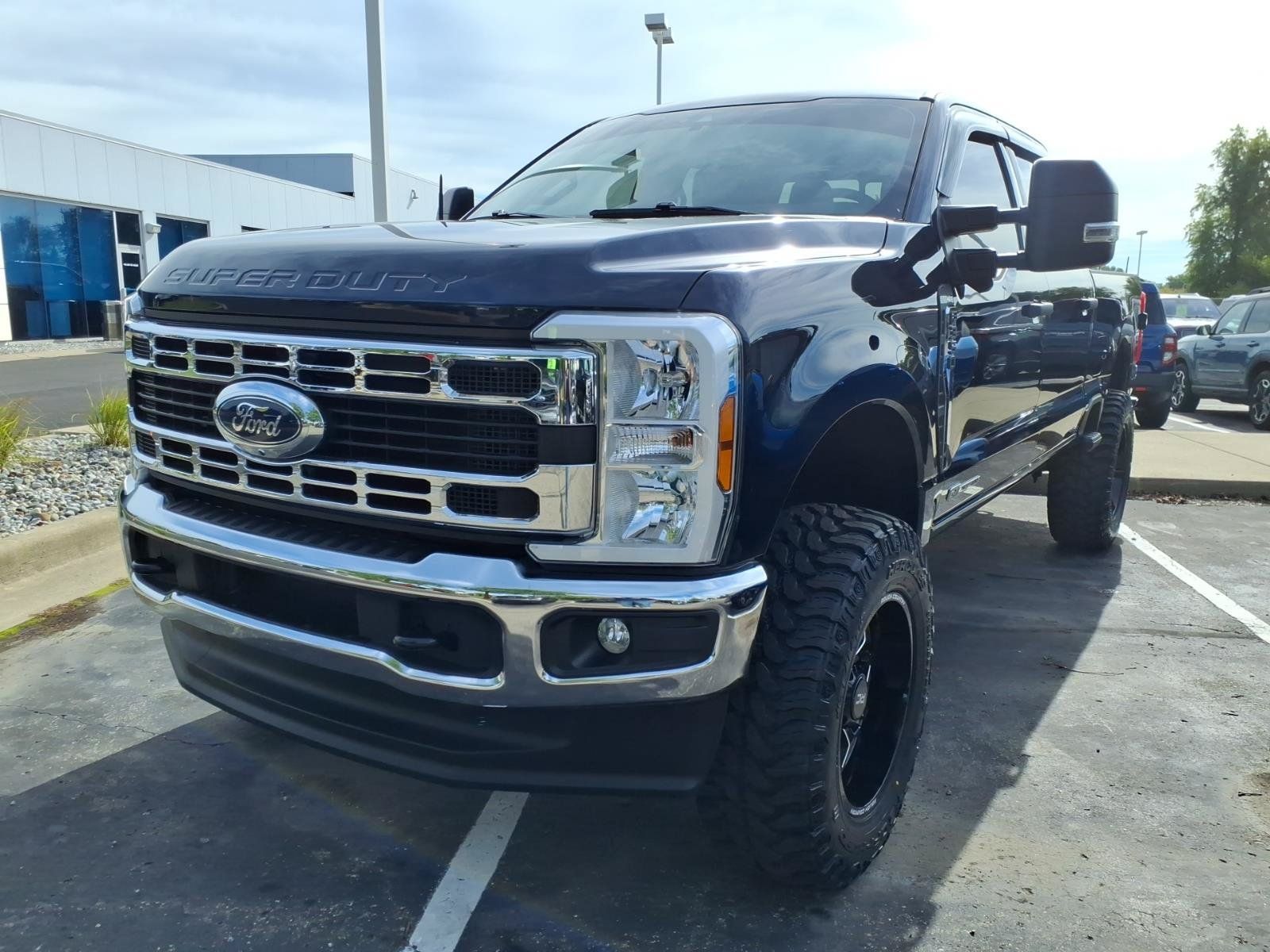 Used 2025 Ford F350 XLT w/ 360-Degree Camera Package AWD/4WD image 3