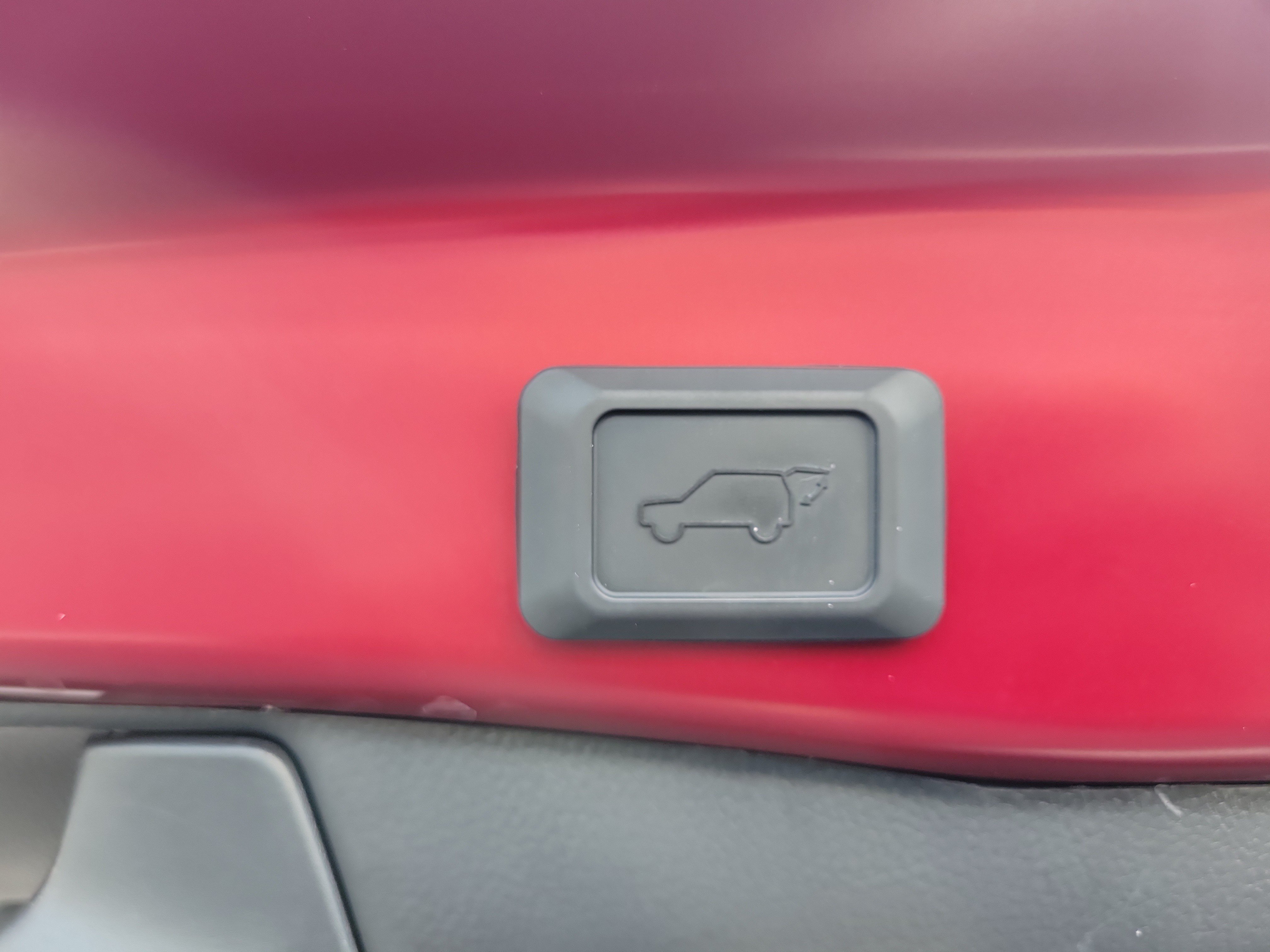 Used 2023 Toyota RAV4 XLE w/ Convenience Package FWD image 11