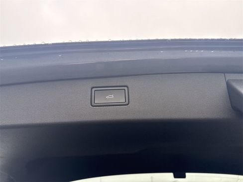 New 2026 Volkswagen Tiguan SE R-Line image 46