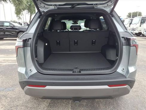 New 2026 Chevrolet Equinox LT w/ Convenience Package II FWD image 12