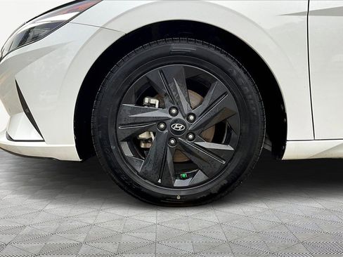 Used 2023 Hyundai Elantra SEL image 9