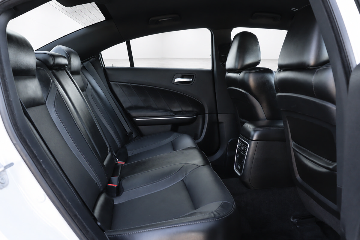 Used 2018 Dodge Charger R/T w/ Plus Group RWD image 14