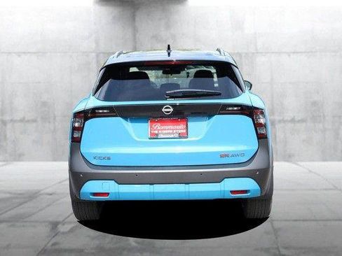 Used 2025 Nissan Kicks SR AWD/4WD image 6