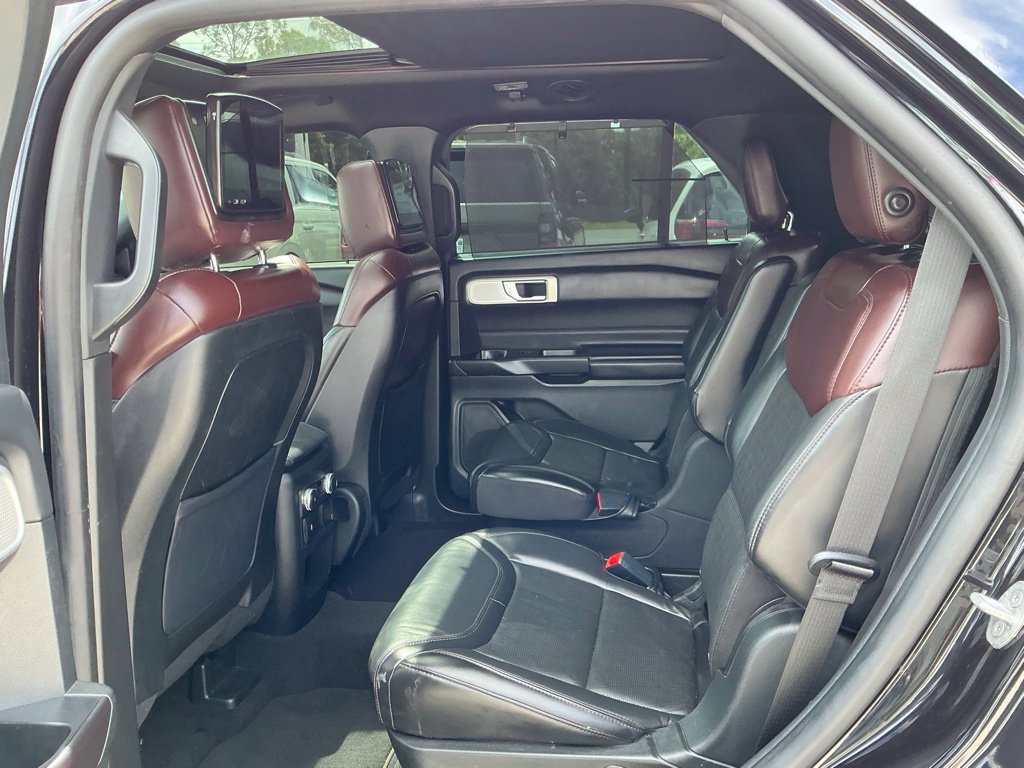 Used 2020 Ford Explorer Platinum w/ Premium Technology Package AWD/4WD image 31