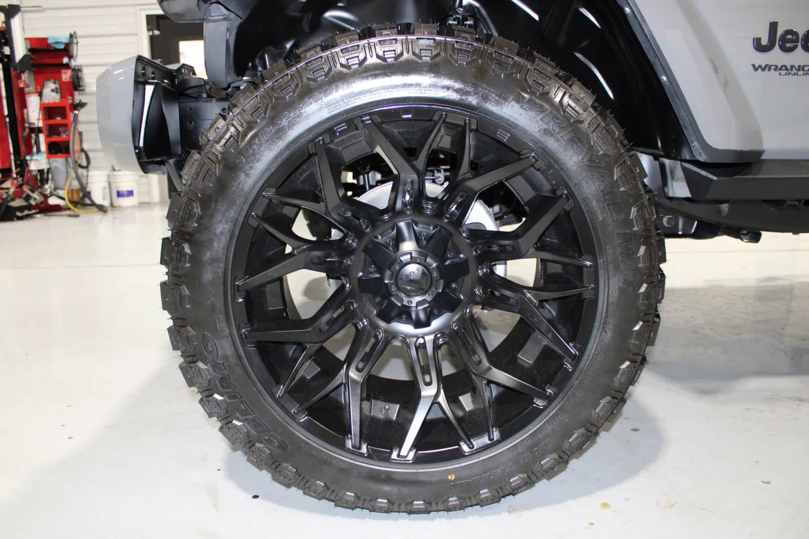 Used 2022 Jeep Wrangler Unlimited Sahara AWD/4WD image 11