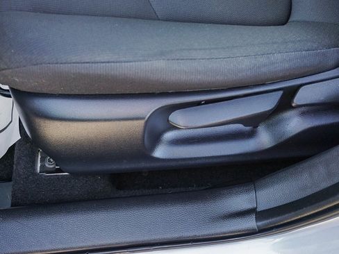 Used 2021 Toyota Corolla LE w/ Carpet Mat Package (TMS) image 19