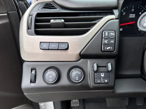 Used 2020 GMC Yukon Denali w/ Open Road Package AWD/4WD image 41