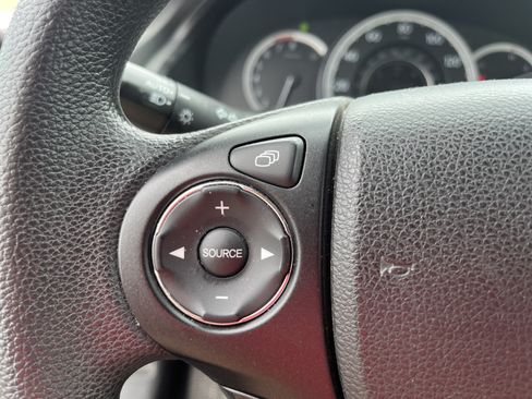 Used 2015 Honda Accord LX image 19