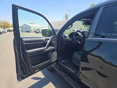 Used 2023 Lexus GX 460 Premium w/ Premium Plus Package AWD/4WD image 22