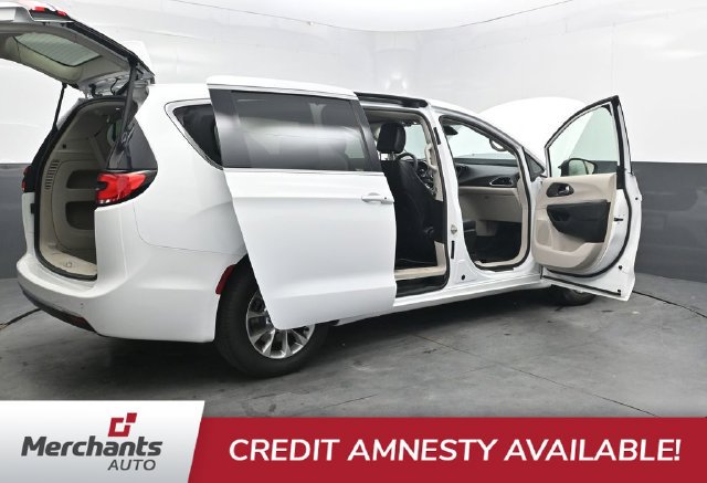 Used 2023 Chrysler Pacifica Touring-L AWD/4WD image 50
