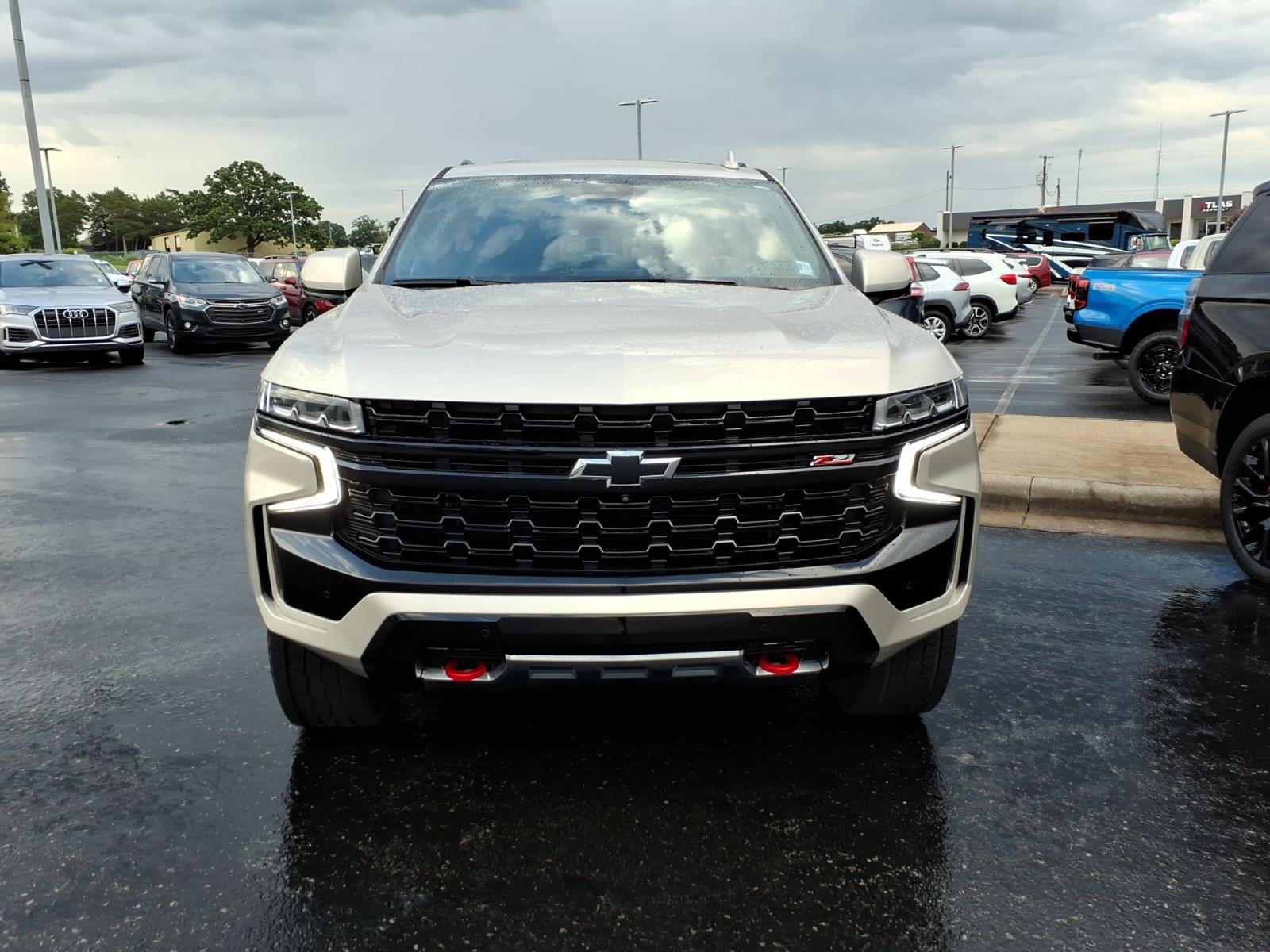 Used 2024 Chevrolet Tahoe Z71 w/ Luxury Package AWD/4WD image 2