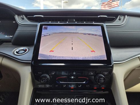 Used 2024 Jeep Grand Cherokee L Limited w/ Black Appearance Package image 9