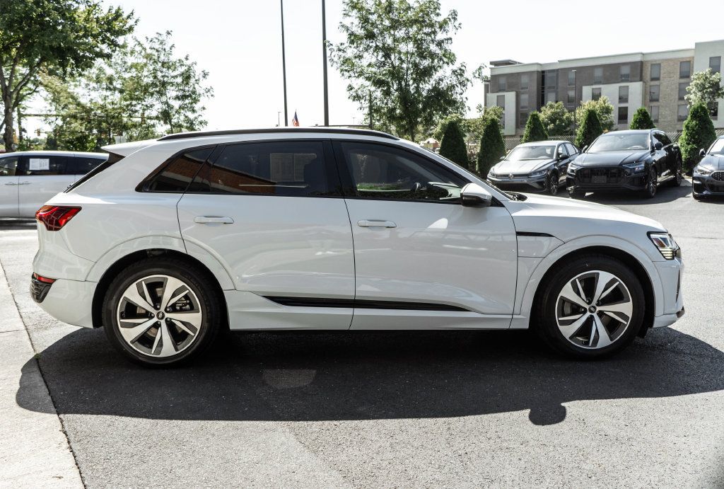 Used 2024 Audi Q8 e-tron Premium AWD/4WD image 3