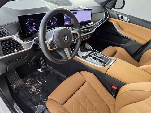 Used 2025 BMW X5 xDrive40i w/ M Sport Package image 10