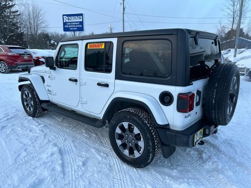 Used 2018 Jeep Wrangler Unlimited Sahara image 2