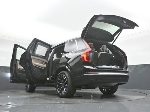 New 2026 Volvo XC90 T8 Plus image 57