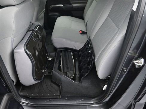 Used 2017 Toyota Tacoma SR5 image 33