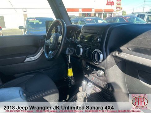 Used 2018 Jeep Wrangler Unlimited Sahara w/ Connectivity Group image 9