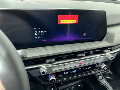 Certified 2024 Kia Telluride EX w/ EX Captain's Chair Package image 24