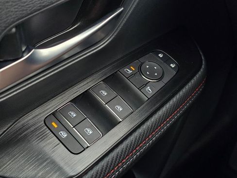 New 2025 Nissan Kicks SR image 21