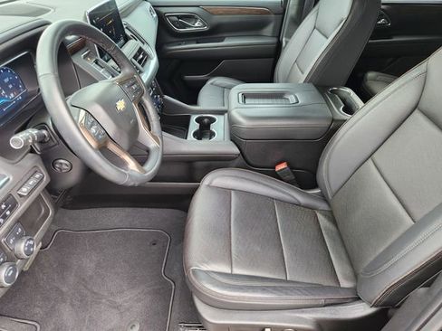 Used 2024 Chevrolet Suburban High Country AWD/4WD image 10