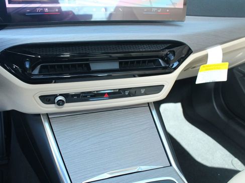 New 2026 BMW 330i xDrive Sedan w/ Premium Package AWD/4WD image 15