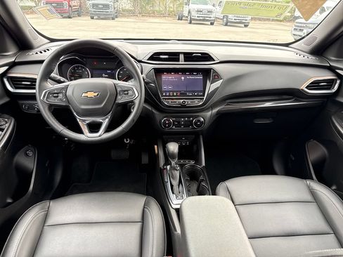 Used 2023 Chevrolet TrailBlazer ACTIV w/ Sun and Liftgate Package AWD/4WD image 5