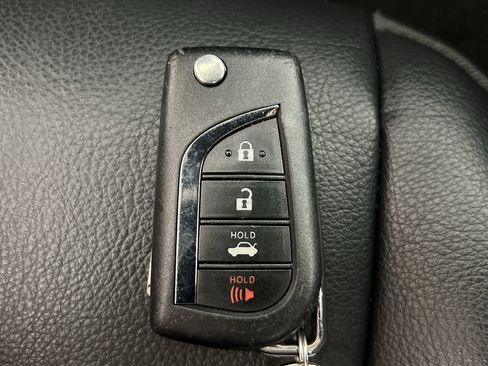 Used 2021 Toyota Camry SE image 37