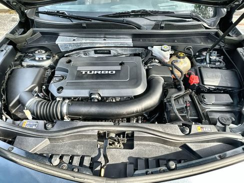 Used 2019 Cadillac XT4 Premium Luxury image 9