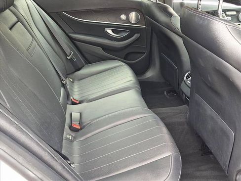 Certified 2018 Mercedes-Benz E 300 4MATIC image 18