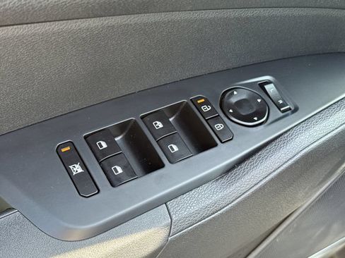 New 2026 Kia Sportage LX FWD image 21