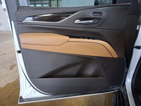 Used 2021 Cadillac Escalade Premium Luxury image 13