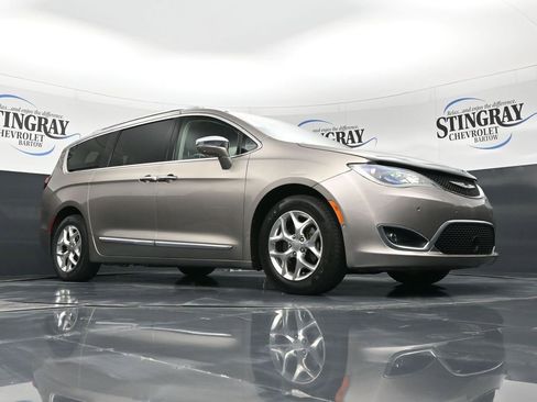 Used 2017 Chrysler Pacifica Limited w/ UConnect Theater Package image 17