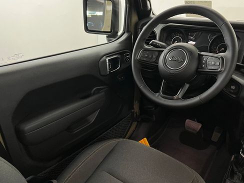 New 2025 Jeep Gladiator Sport image 11