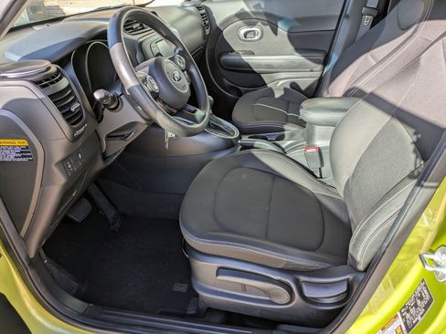 Used 2019 Kia Soul image 16