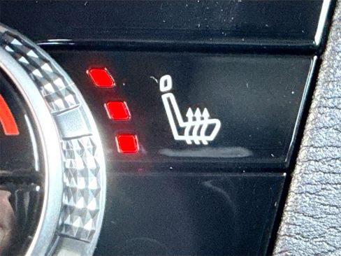 New 2025 Mitsubishi Outlander SE image 21