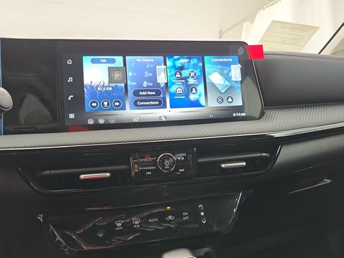 New 2026 Nissan Kicks SR FWD image 19