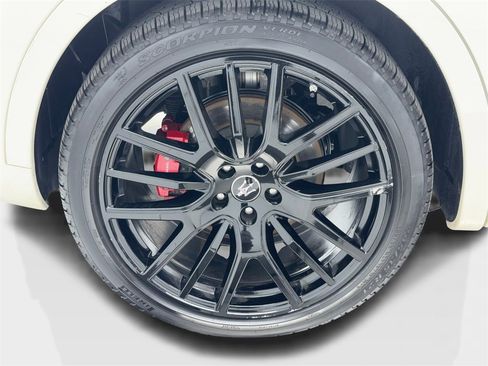 Used 2021 Maserati Levante S GranSport image 52