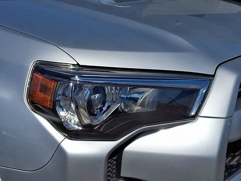 Certified 2022 Toyota 4Runner TRD Off-Road AWD/4WD image 9