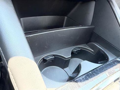 Used 2019 MAZDA MAZDA3 Hatchback w/ Preferred Package FWD image 41