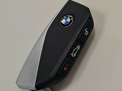 Used 2025 BMW X5 xDrive50e AWD/4WD image 48