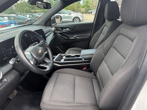 Used 2025 Chevrolet Equinox LT FWD image 24