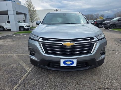 Used 2023 Chevrolet Traverse LT w/ LT Premium Package AWD/4WD image 6
