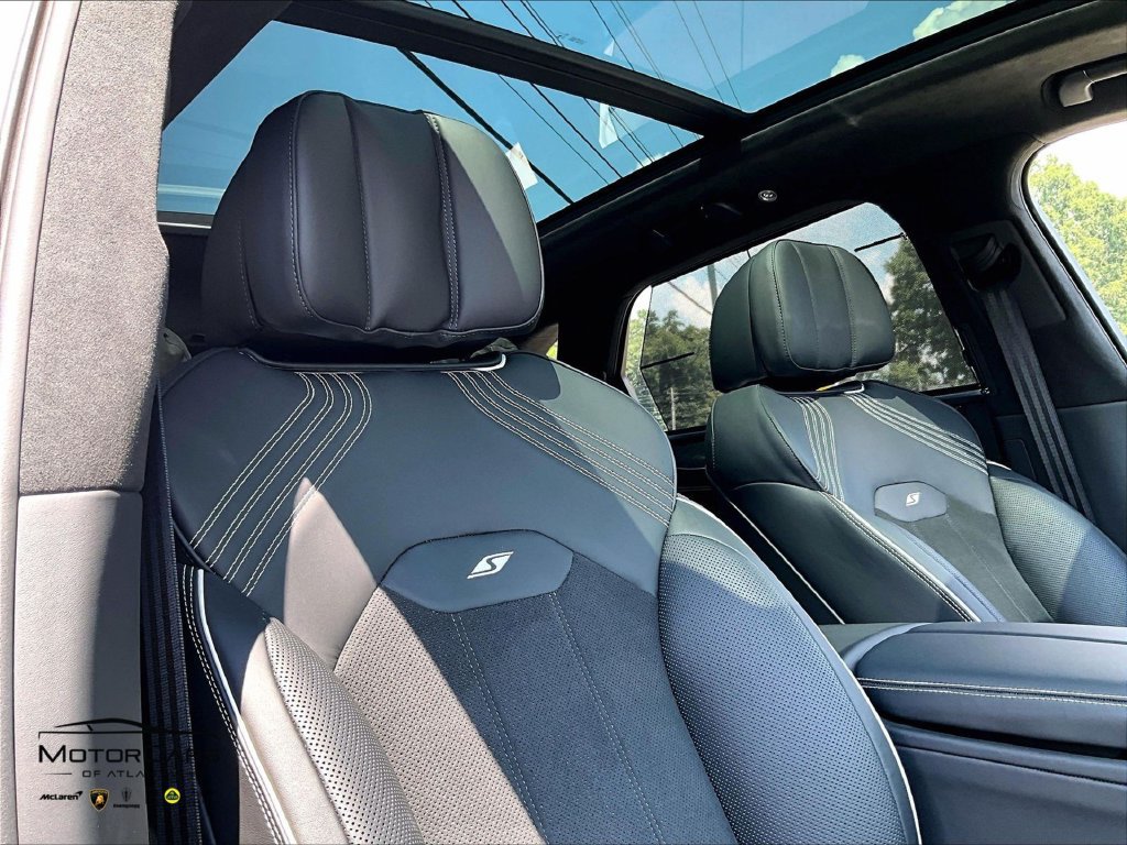 Used 2025 Bentley Bentayga AWD/4WD image 29