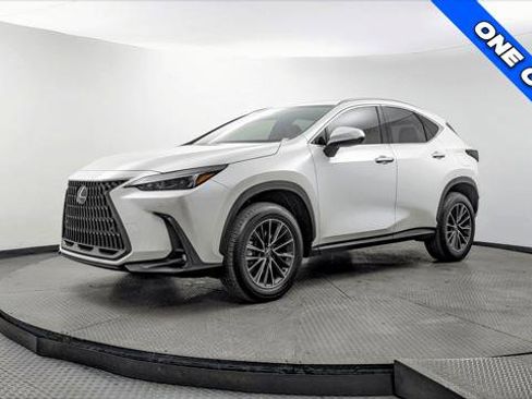 Used 2025 Lexus NX 250 NX 250 w/ Towing Package (2000 Lbs) image 2
