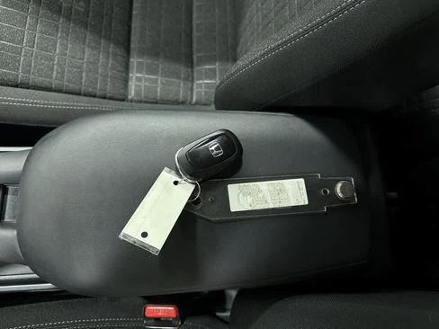 Used 2023 Honda HR-V LX image 31