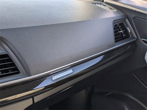 Used 2018 Audi Q5 2.0T Premium Plus w/ Premium Plus Package image 29